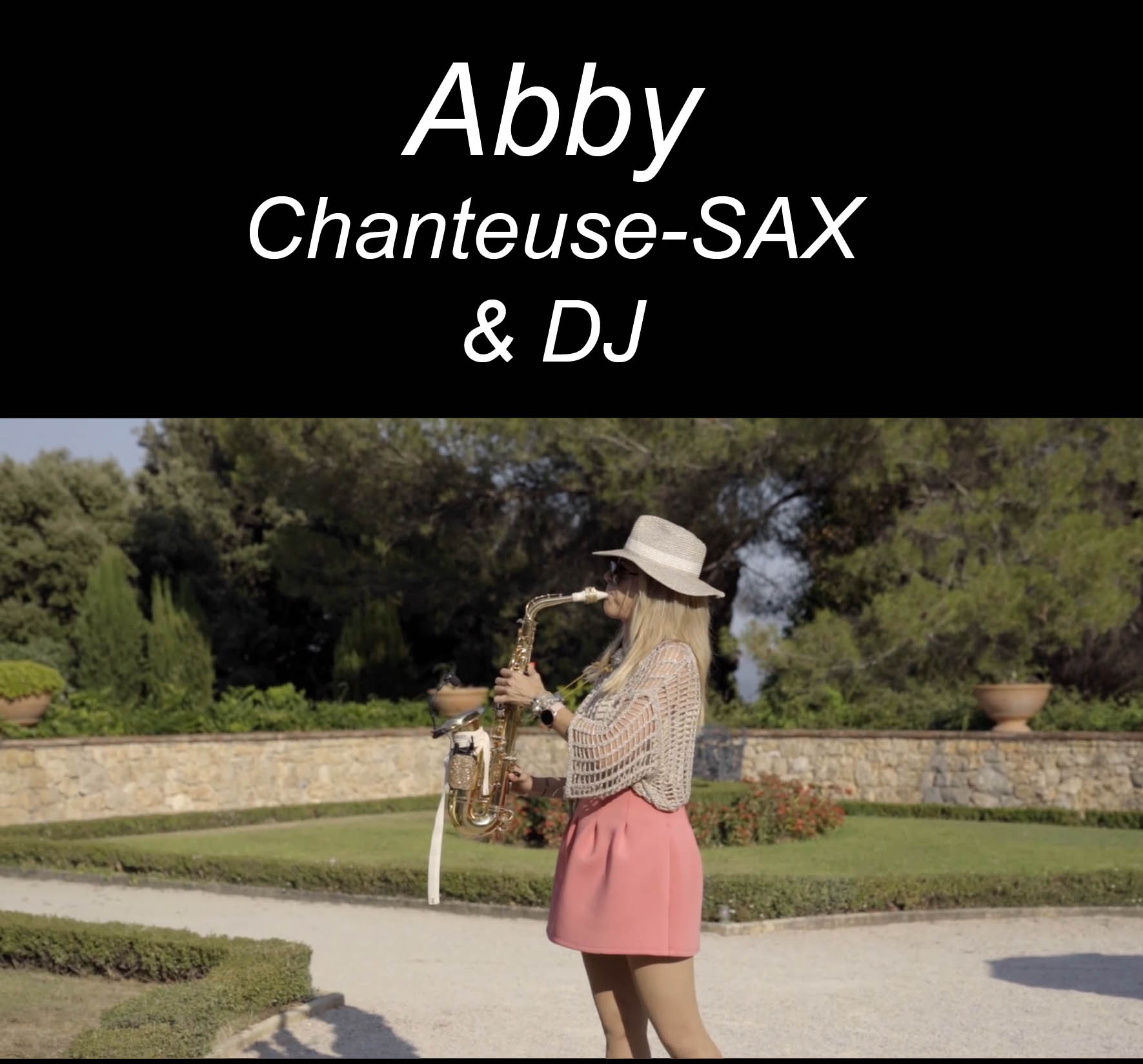 Abby, chanteuse saxophoniste et son groupe de musiciens jazzy pour vos cocktails
